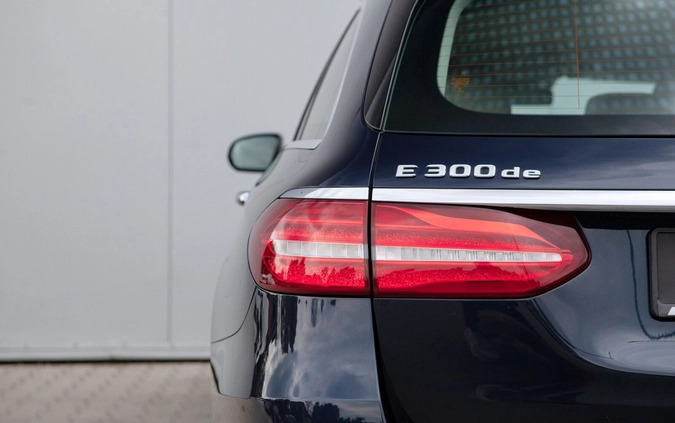 Mercedes-Benz Klasa E cena 132900 przebieg: 143500, rok produkcji 2019 z Wałbrzych małe 562